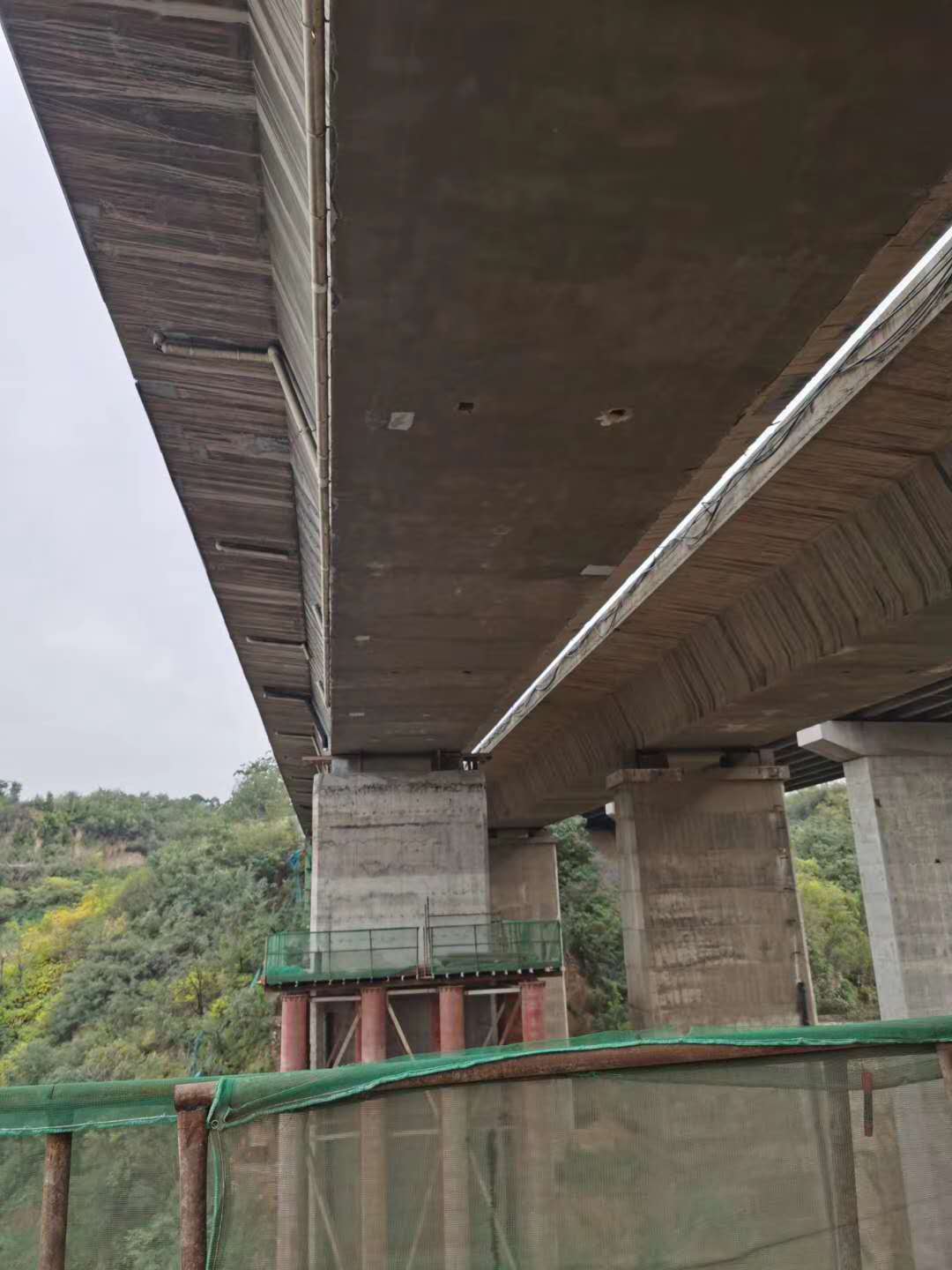 钦州桥梁加固前制定可行设计方案图并用对施工方法